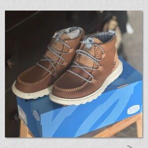 Hey Dude Reyes LEATHER Ankle Boot Womens 8 BROWN-NEW/NEVER TRIED ON OR WORN